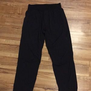 Lululemon Great Wall pant size small (old version)